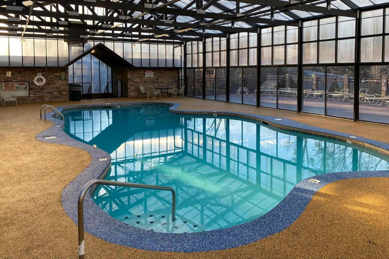 Hidden Springs Cabin With Hot Tub, 2 Mi To Dollywood Sevierville Bagian luar foto